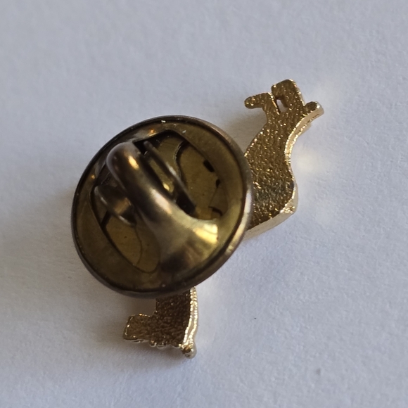 Vintage dog pin lapel brooch gold tone pup puppy canine doberman great dane - Picture 4 of 9